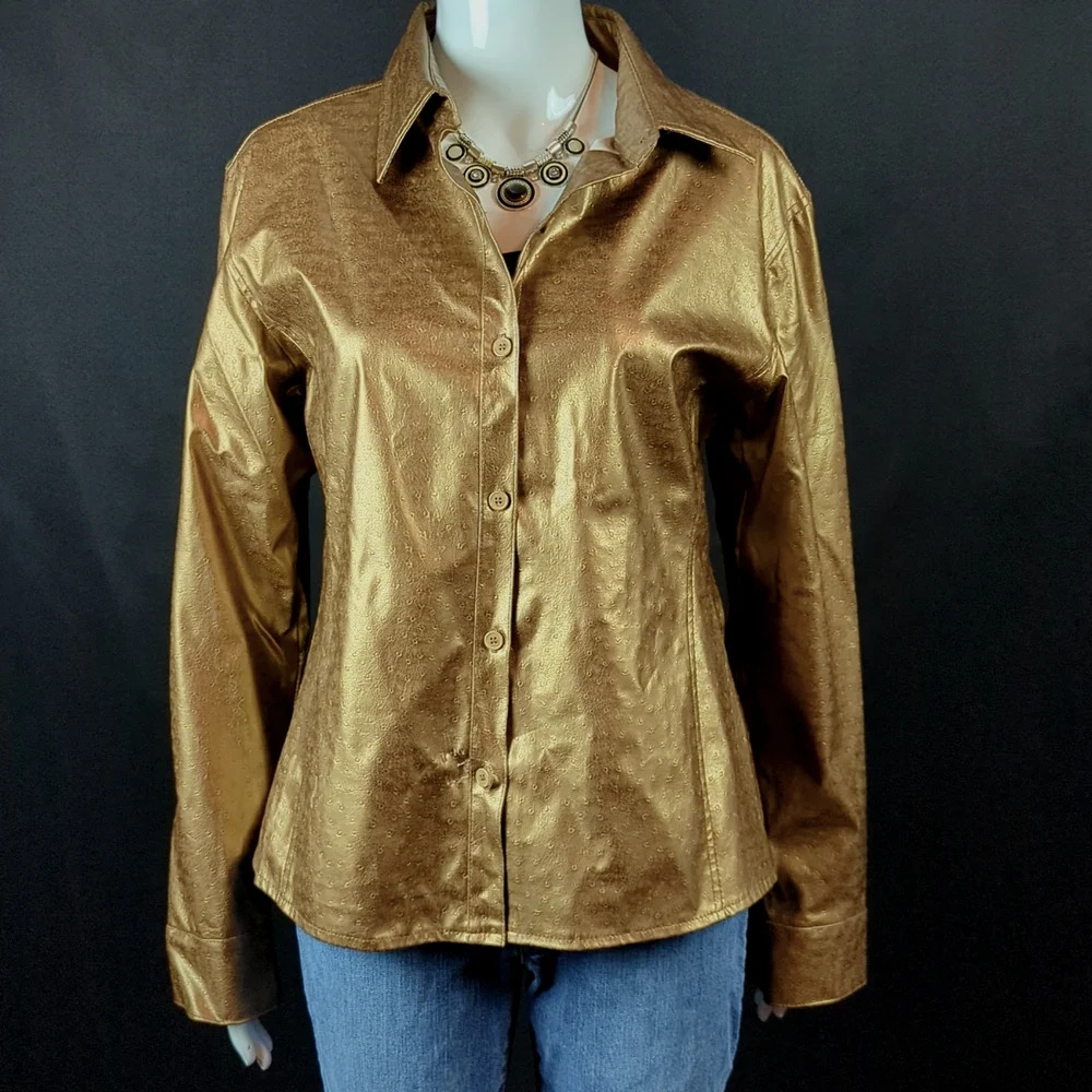 T.Z sz M Gold Metallic Lined Button Down Top with Small Defect